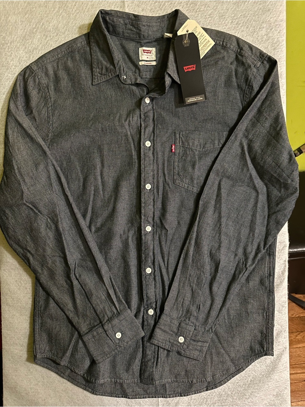 Levi's Men's Long-Sleeve Dark Gray Button-Up Shirt